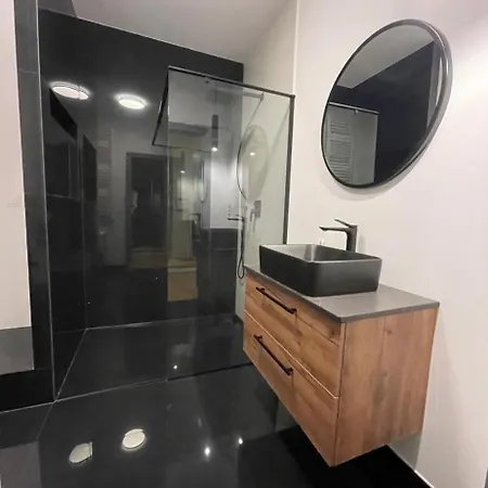 Hanza Tower 25 Vip-81m شقة